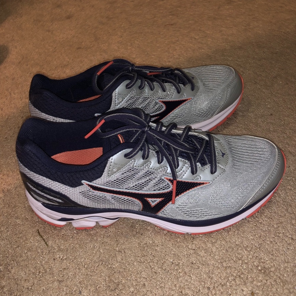 Mizuno wave rider 21 NWOT